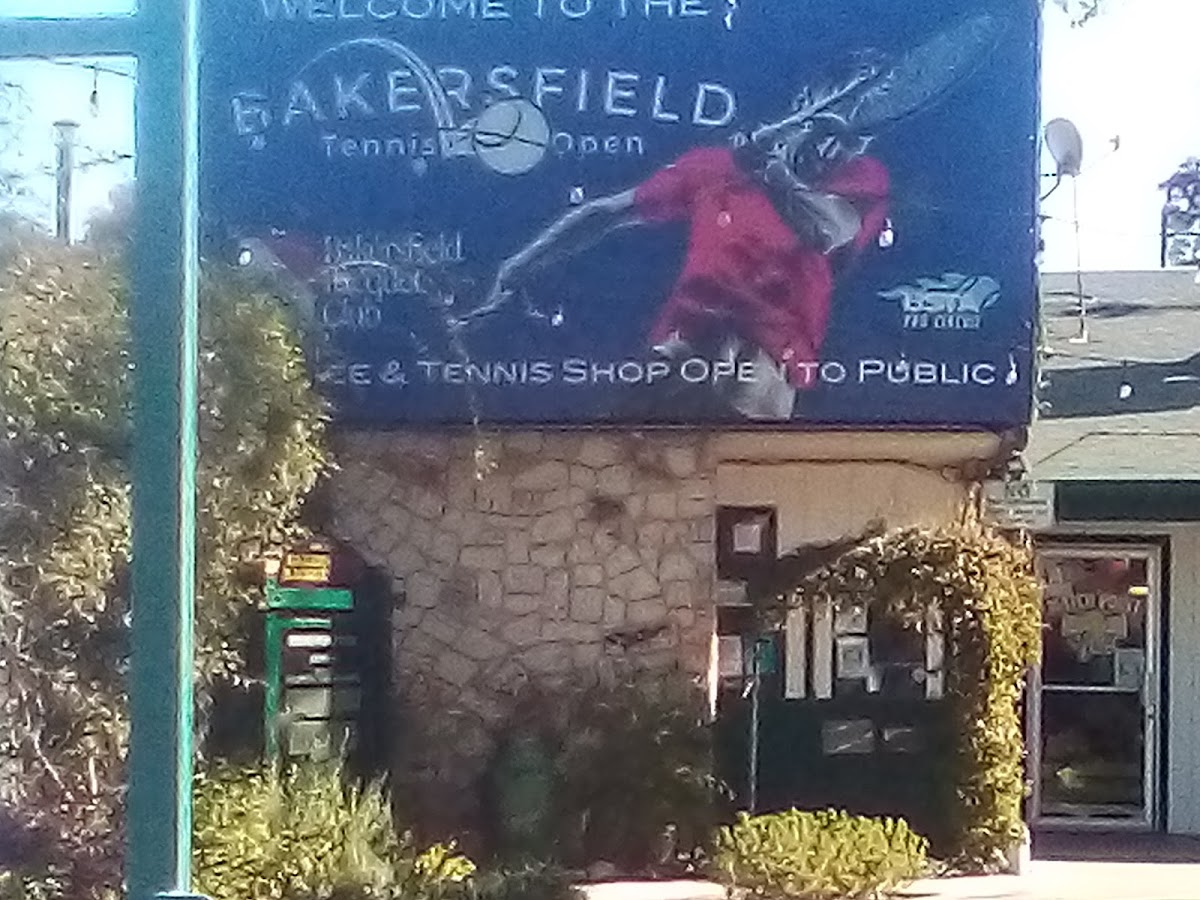 The Barnyard At Match Point Grill